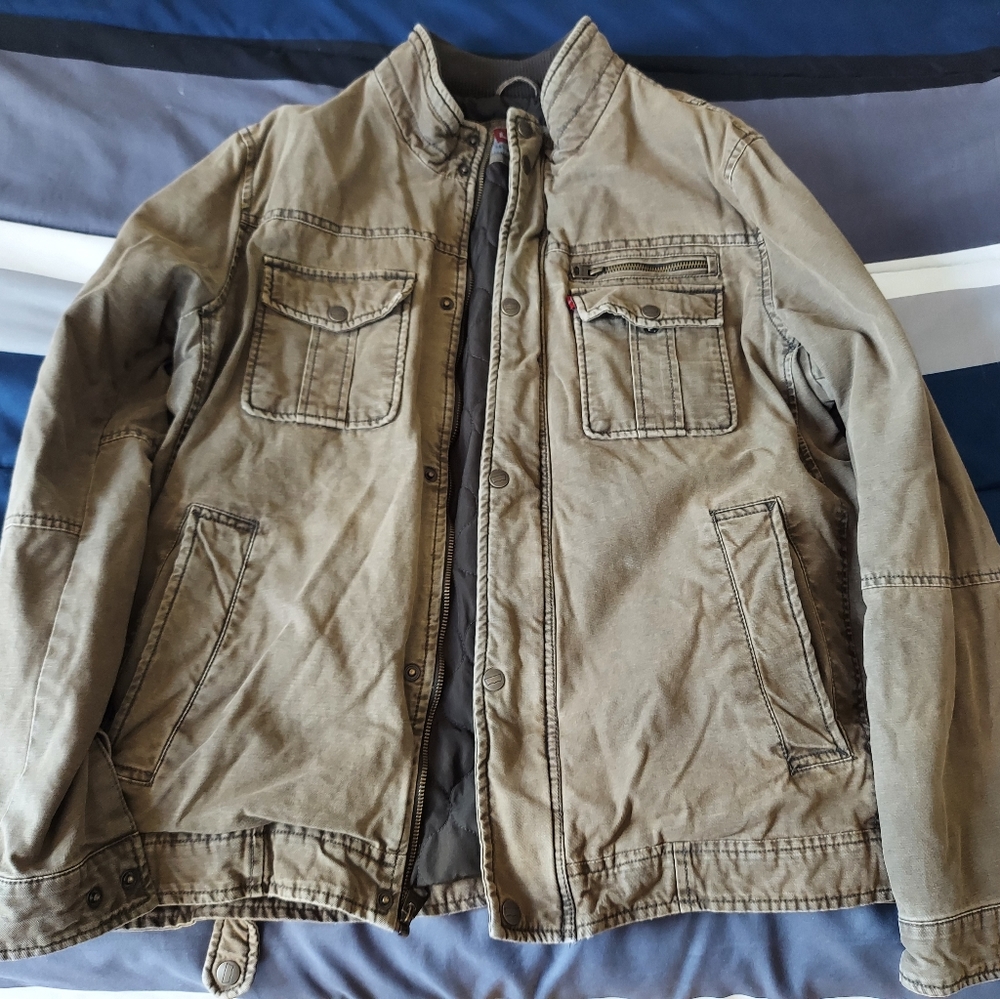 LEVI'S OLIVE GREEN JACKET  XL
